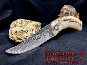 Couteau Corse traditionnel de berger Labellisé Modèle Cazorla avec Lame Damas 04062507