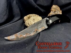 Couteau Corse traditionnel de berger Modèle Cazorla avec Lame Damas Cuivre 11062507