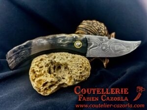 Couteau Corse traditionnel de berger Modèle Cazorla avec Lame Damas Labellisé 15112403 – Image 3