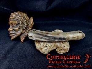 Couteau Corse traditionnel de berger Modèle Cazorla avec Lame Damas Plume  Labellisé 23052504 – Image 4