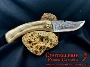 Couteau Corse traditionnel de berger Modèle Cazorla avec Lame Damas Labellisé 22112401 – Image 3