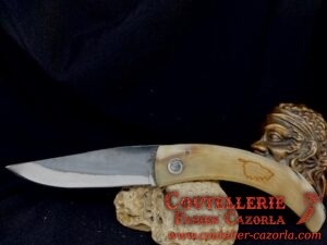 Couteau Corse traditionnel de berger Curnicciolu Fabianu Gravé 03052511 – Image 2