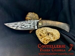 Couteau Corse traditionnel de berger Modèle Cazorla avec Lame Damas Explosion 05122413 – Image 2