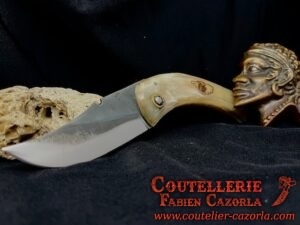 Couteau Corse traditionnel de berger Curnicciolu Fabianu Gravé 03052514