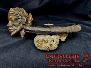 Couteau Corse traditionnel de berger Modèle Cazorla avec Lame Damas Plume Labellisé 23052503 – Image 4