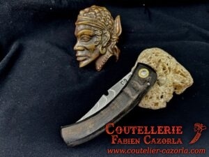 Couteau Corse traditionnel de berger Modèle Cazorla avec Lame Damas Plume Labellisé 23052503 – Image 6