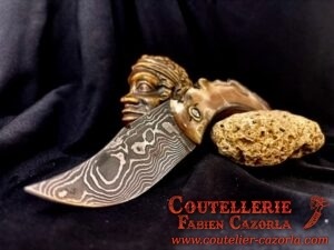 Couteau Corse traditionnel de berger Modèle Cazorla avec Lame Damas 07072506