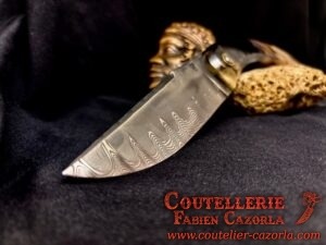 Couteau Corse traditionnel de berger Modèle Cazorla avec Lame Damas 07072510