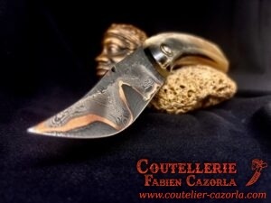 Couteau Corse traditionnel de berger Modèle Cazorla avec Lame Damas Cuivre 21072508