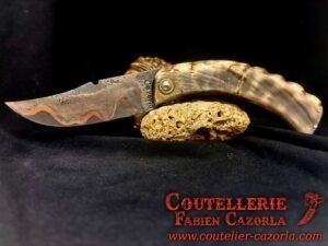 Couteau Corse traditionnel de berger Modèle Cazorla avec Lame Damas Cuivre 21072510 – Image 2