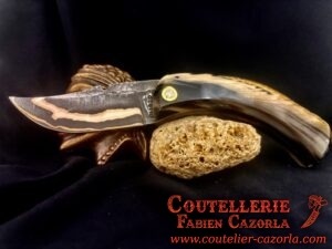 Couteau Corse traditionnel de berger Modèle Cazorla avec Lame Damas Cuivre Nickel 23072501 – Image 2