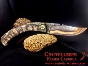 Couteau Corse traditionnel de berger Modèle Cazorla avec Lame Damas Cuivre Nickel 29072509 – Image 3