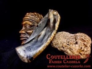 Couteau Corse traditionnel de berger Modèle Cazorla avec Lame Damas Cuivre Nickel 05082502 – Image 4
