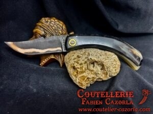 Couteau Corse traditionnel de berger Modèle Cazorla avec Lame Damas Cuivre Nickel 03102533 – Image 2