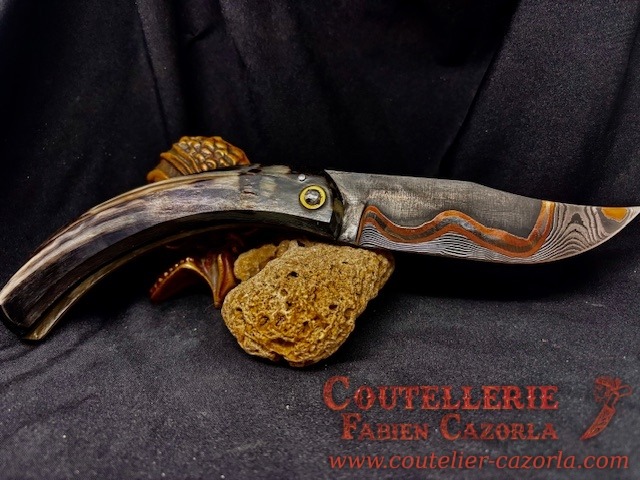Couteau Corse traditionnel de berger Modèle Cazorla avec Lame Damas Cuivre Nickel 09122501S – Image 3