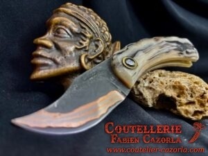 Couteau Corse traditionnel de berger Modèle Cazorla avec Lame Damas Cuivre Nickel 08112504