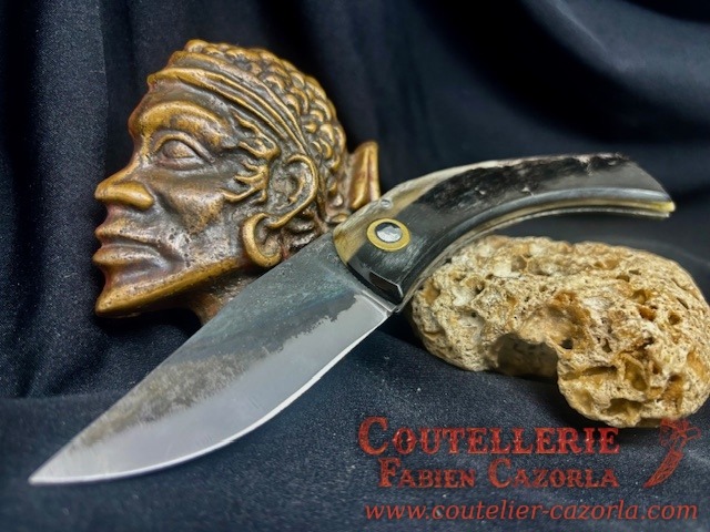 Couteau Corse traditionnel de berger Modèle Fabianu de poche 08112518