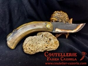 Couteau Corse traditionnel de berger Modèle Cazorla avec Lame Damas Cuivre Nickel 03102536 – Image 3