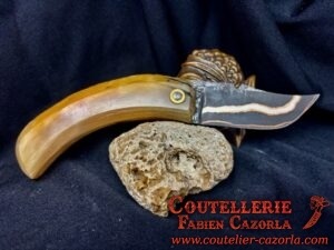 Couteau Corse traditionnel de berger Modèle Cazorla avec Lame Damas Cuivre Nickel 03102539 – Image 3