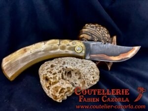 Couteau Corse traditionnel de berger Modèle Cazorla avec Lame Damas Cuivre Nickel 03102540 – Image 2