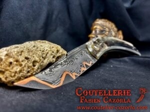 Couteau Corse traditionnel de berger Modèle Cazorla avec Lame Damas Cuivre 03102542