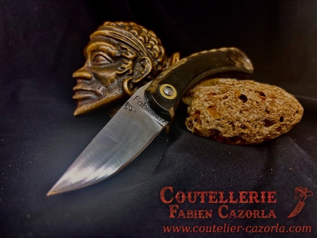 Couteau Corse traditionnel de berger Modèle Fabianu de poche 10122502S