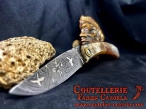 Couteau Type Japonais  avec Lame Damas Mosaïque 06102502
