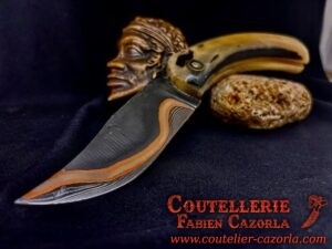 Couteau Corse traditionnel de berger Modèle Cazorla avec Lame Damas Cuivre Nickel 12122519S