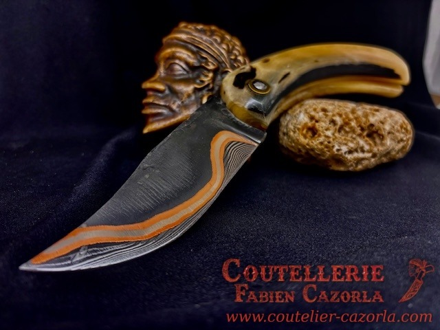 Couteau Corse traditionnel de berger Modèle Cazorla avec Lame Damas Cuivre Nickel 12122519S