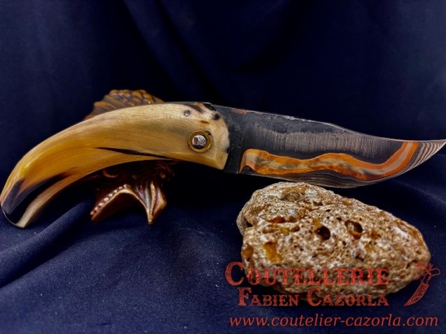 Couteau Corse traditionnel de berger Modèle Cazorla avec Lame Damas Cuivre Nickel 12122519S – Image 3