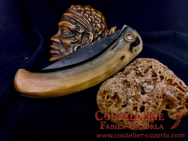 Couteau Corse traditionnel de berger Modèle Cazorla avec Lame Damas Cuivre Nickel 12122519S – Image 5