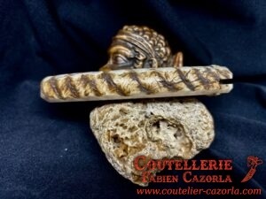 Couteau Corse traditionnel de berger Modèle Cazorla avec Lame Damas Cuivre Nickel 06102533 – Image 4