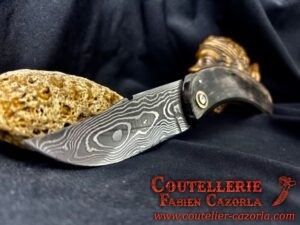 Couteau Corse traditionnel de berger Modèle Cazorla avec Lame Damas 06102543