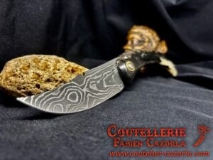 Couteau Corse traditionnel de berger Modèle Cazorla avec Lame Damas 06102544