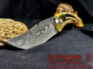 Couteau Corse traditionnel de berger Modèle Cazorla avec Lame Damas 06102545