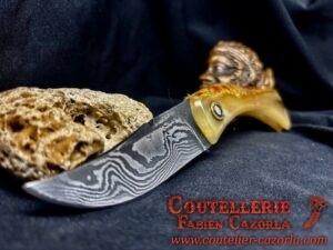 Couteau Corse traditionnel de berger Modèle Cazorla avec Lame Damas 06102546
