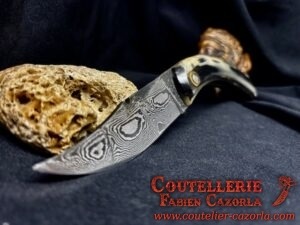 Couteau Corse traditionnel de berger Modèle Cazorla avec Lame Damas 06102547