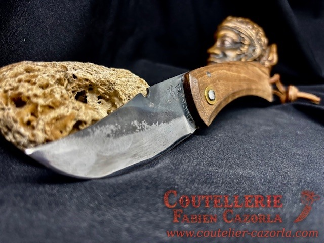 Couteau Corse traditionnel de berger Curnicciolu Fabianu 06102552
