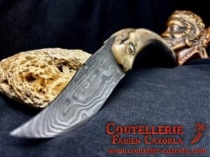 Couteau Corse traditionnel de berger Modèle Cazorla avec Lame Damas 06102553
