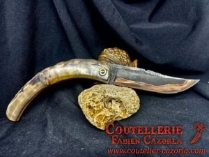 Couteau Corse traditionnel de berger Modèle Cazorla avec Lame Damas Cuivre Nickel 09102508 – Image 3