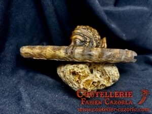 Couteau Corse traditionnel de berger Modèle Cazorla avec Lame Damas Cuivre Nickel 09102508 – Image 4