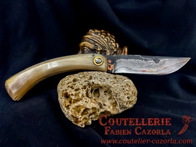 Couteau Corse traditionnel de berger Modèle Cazorla avec Lame Damas Cuivre 09102509 – Image 3