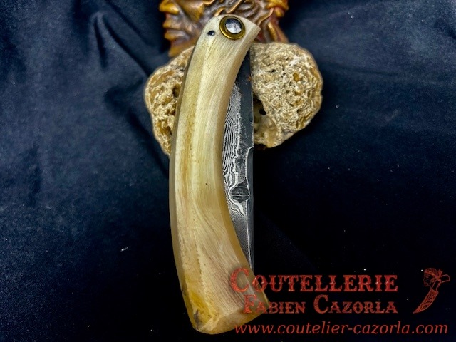 Couteau Corse traditionnel de berger Modèle Cazorla avec Lame Damas Cuivre 09102509 – Image 6