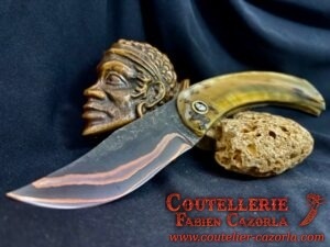 Couteau Corse traditionnel de berger Modèle Cazorla avec Lame Damas Cuivre Nickel 08112502