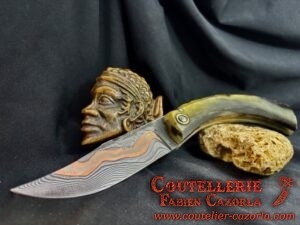 Couteau Corse traditionnel de berger Modèle Cazorla avec Lame Damas Cuivre Nickel 08112503