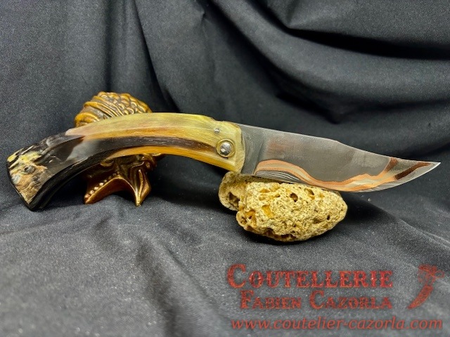 Couteau Corse traditionnel de berger Modèle Cazorla avec Lame Damas Cuivre Nickel 08112503 – Image 3