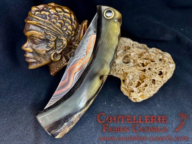 Couteau Corse traditionnel de berger Modèle Cazorla avec Lame Damas Cuivre Nickel 08112503 – Image 4