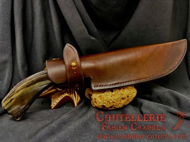 Couteau Corse traditionnel de berger Modèle Cazorla avec Lame Fixe Damas Cuivre Nickel 19112501 – Image 4