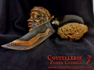 Couteau Corse traditionnel de berger Modèle Cazorla avec Lame Damas Cuivre Nickel 0512251S