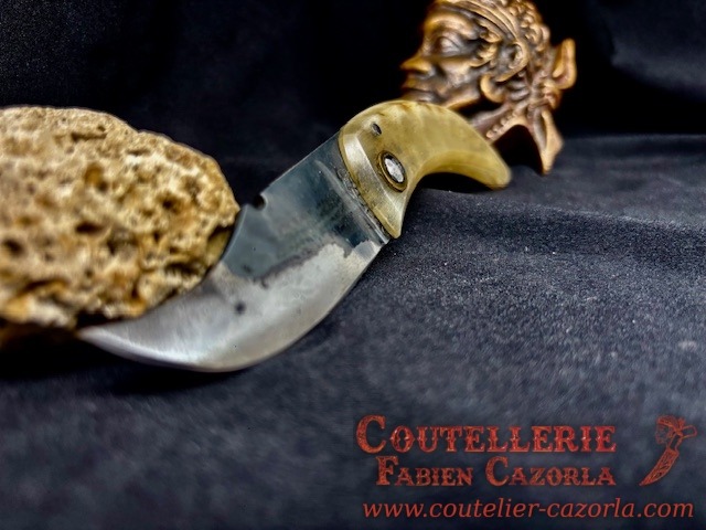 Couteau de berger Corse traditionnel Curnicciolu 09102533